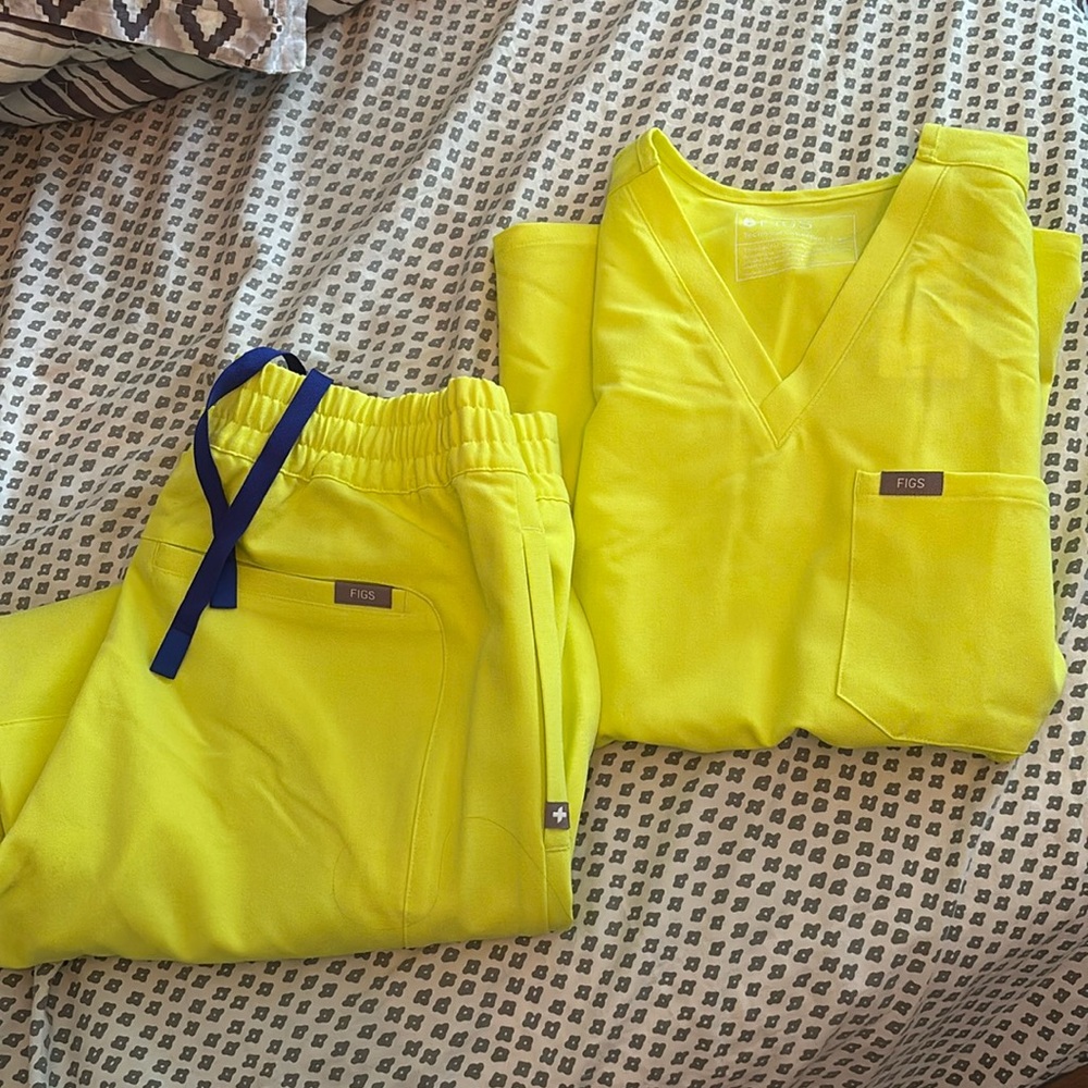 Yellow figs set - never worn